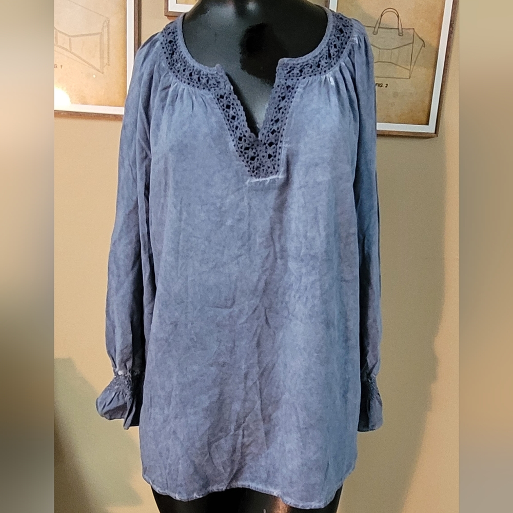 3/$30* Spense bohemian v-neck top crochet collar smocked cuffs size large NWOT